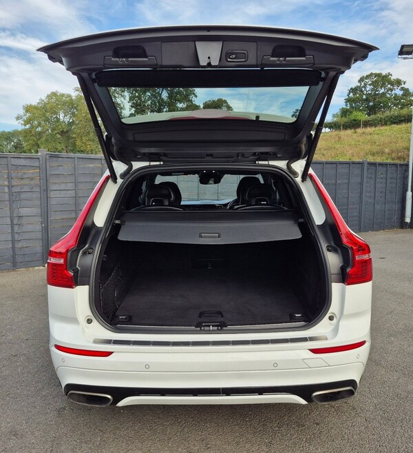 Used Volvo XC60 2017 for sale - 76255952: Photo 8