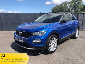 Used Volkswagen T-Roc 2019 for sale - 76535666: Photo