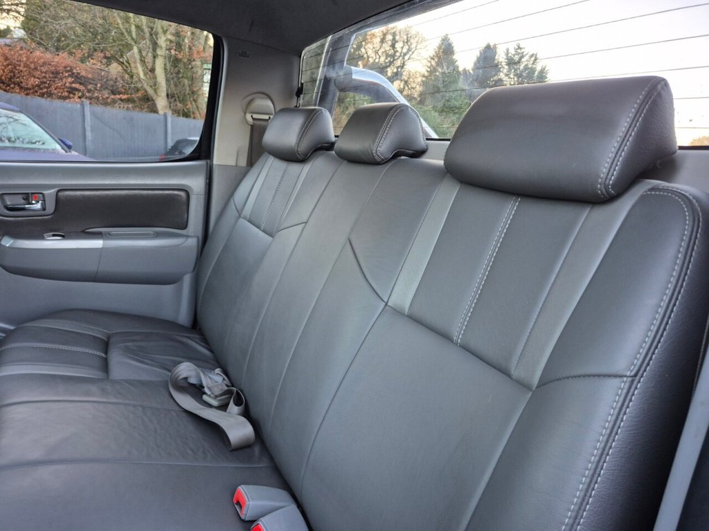 Used Toyota Hilux 2011 for sale - 76642786: Photo 15