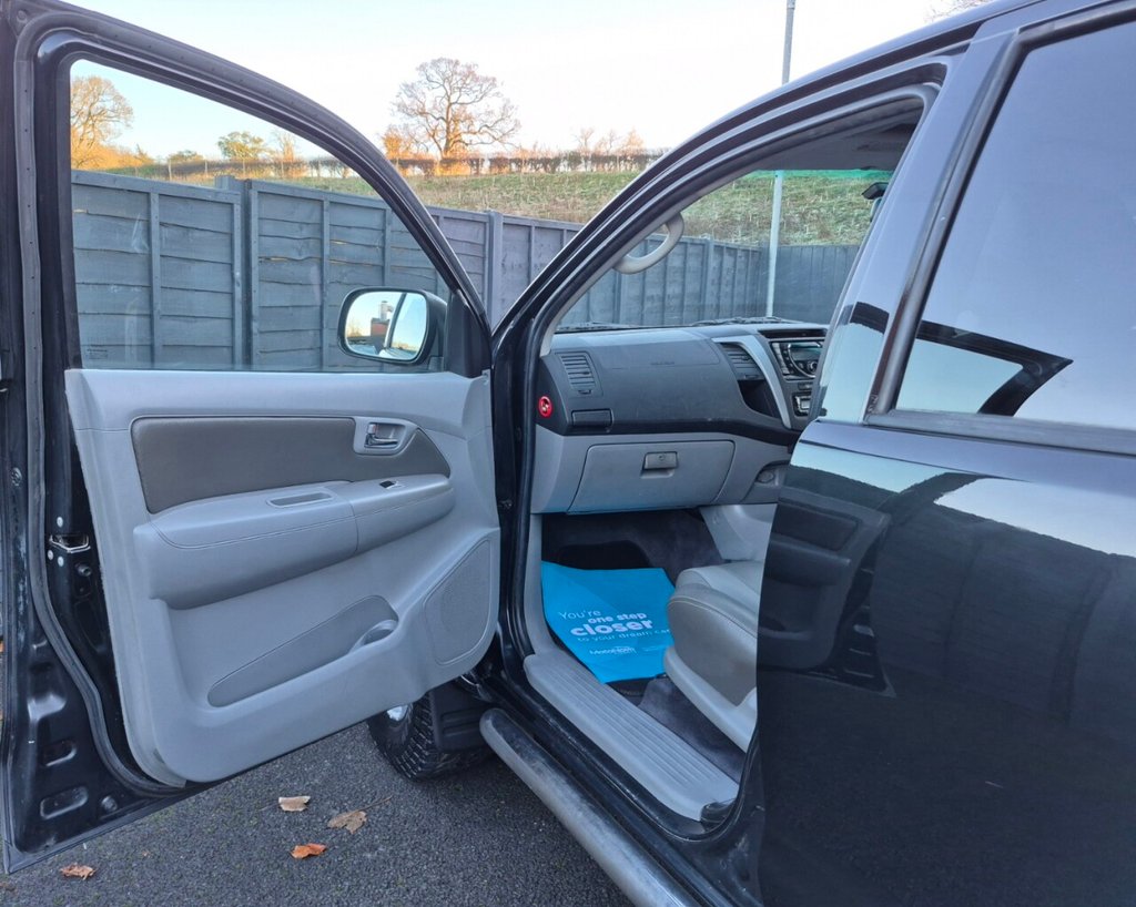 Used Toyota Hilux 2011 for sale - 76642786: Photo 23