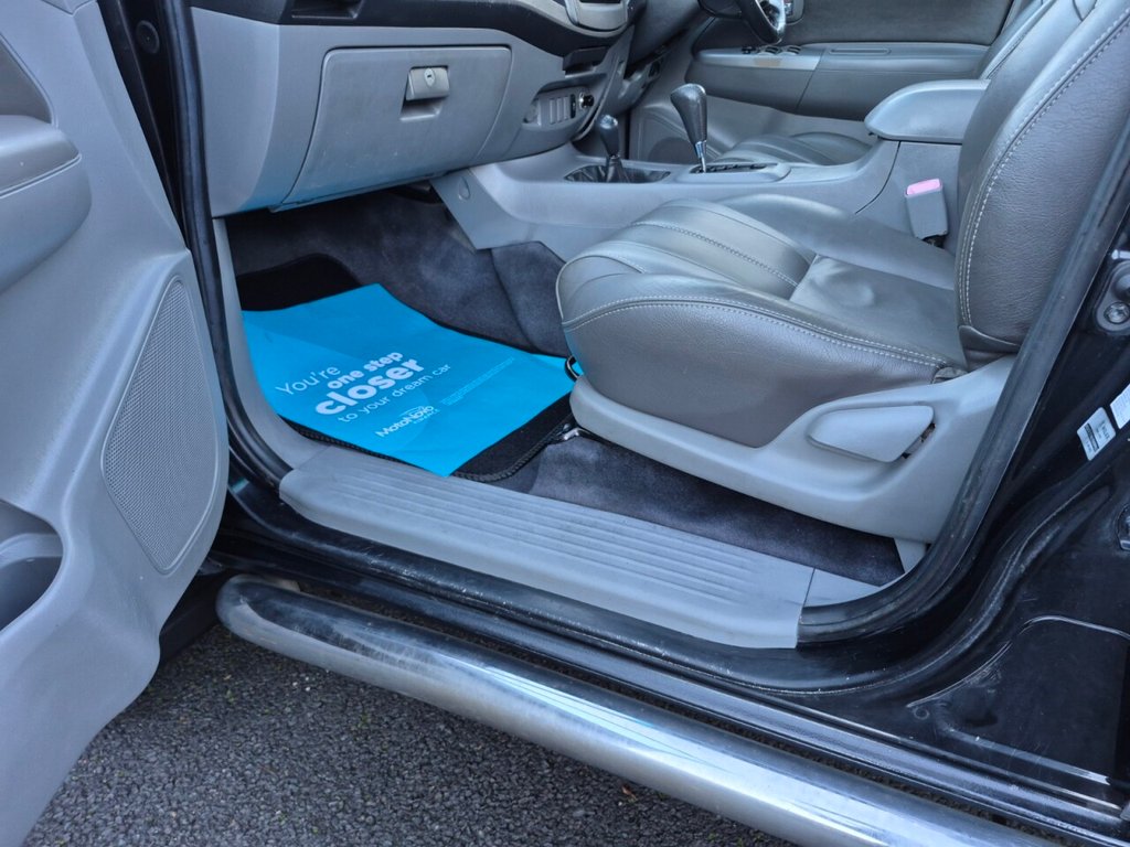 Used Toyota Hilux 2011 for sale - 76642786: Photo 24