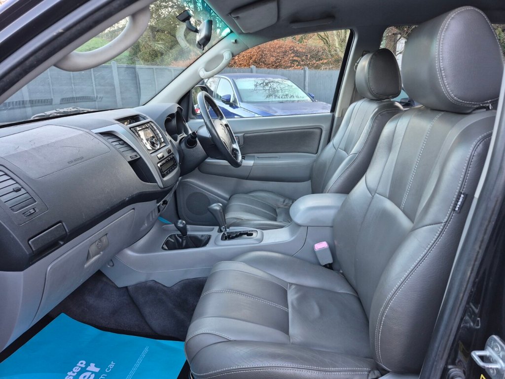 Used Toyota Hilux 2011 for sale - 76642786: Photo 27