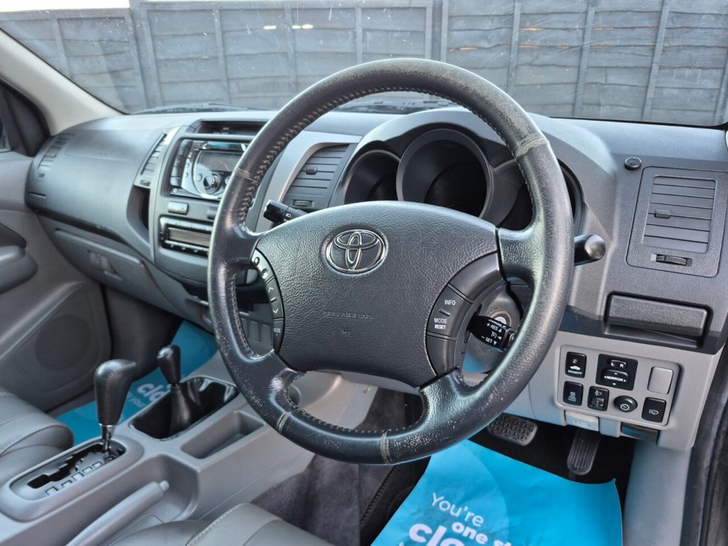 Used Toyota Hilux 2011 for sale - 76642786: Photo 31