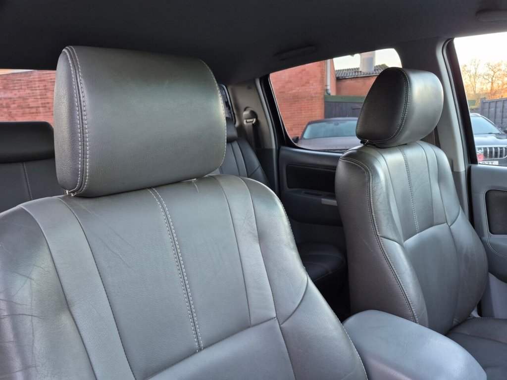 Used Toyota Hilux 2011 for sale - 76642786: Photo 32