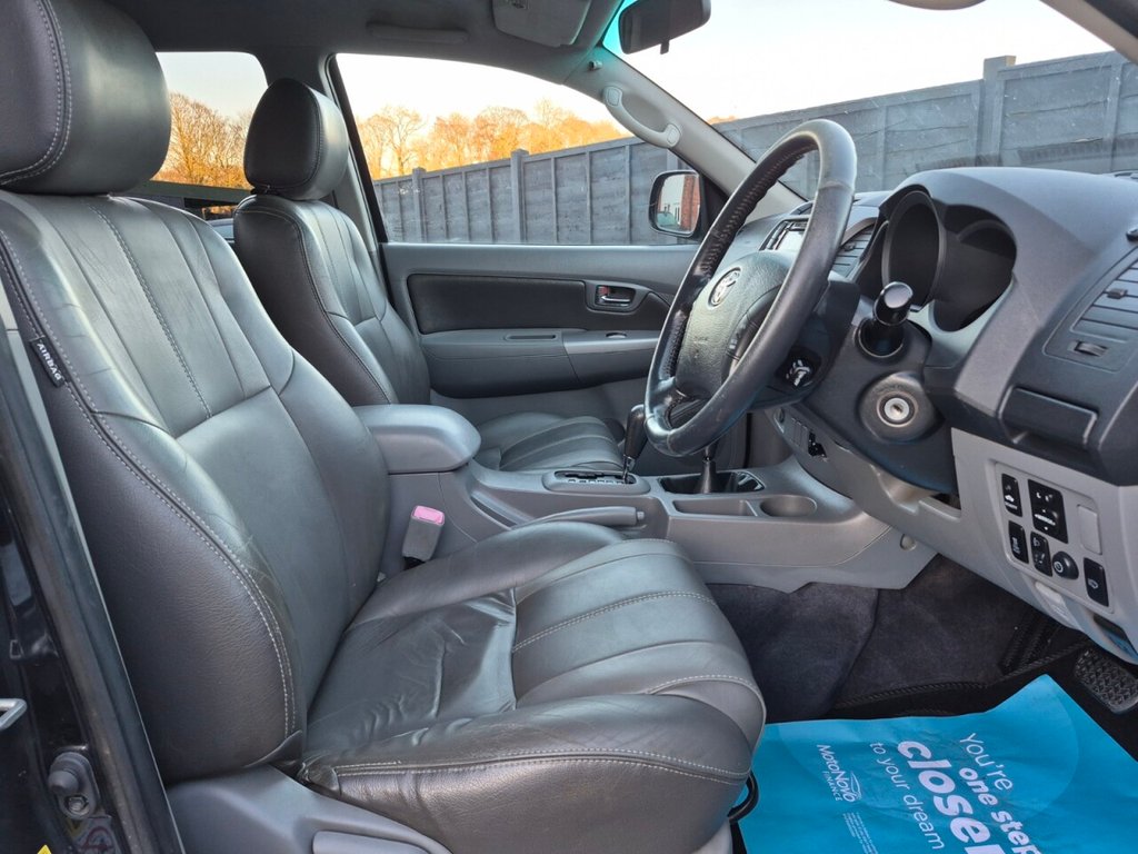 Used Toyota Hilux 2011 for sale - 76642786: Photo 33