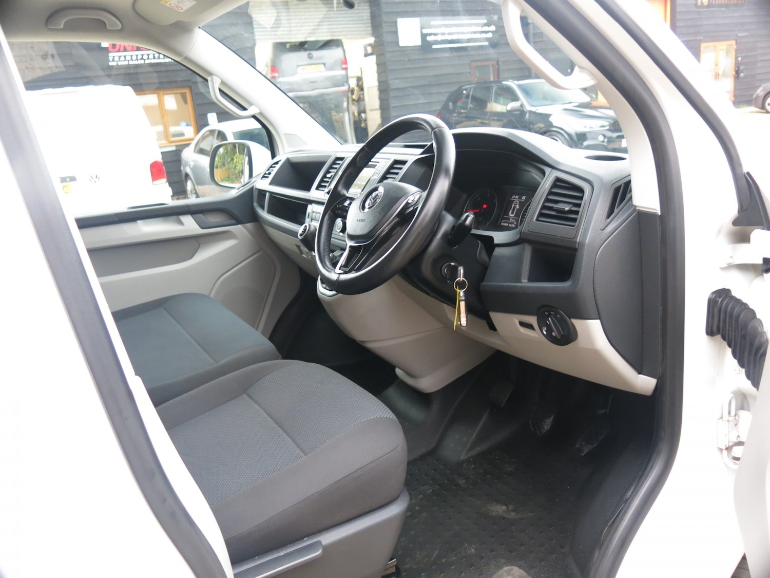 Used Volkswagen Transporter 2020 for sale - 77140603: Photo 6