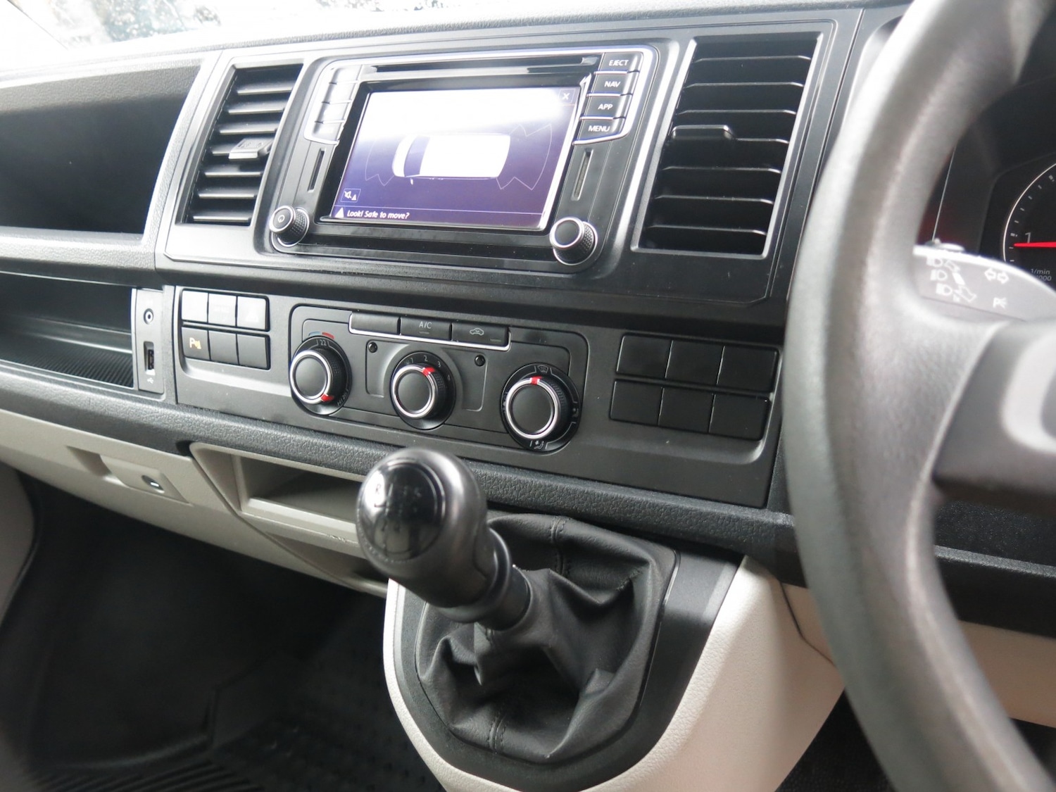 Used Volkswagen Transporter 2019 for sale - 77140657: Photo 13