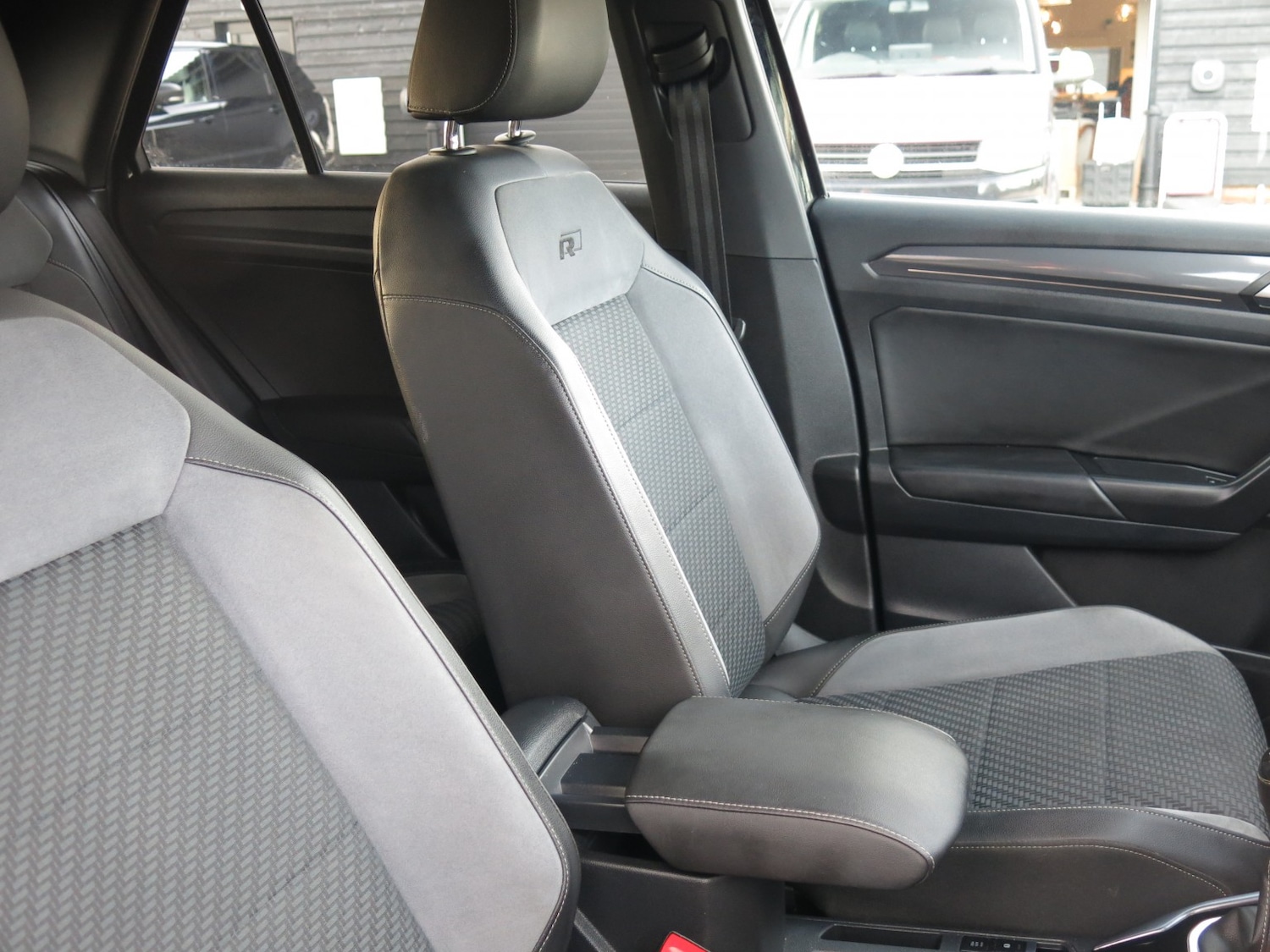 Used Volkswagen T-Roc 2021 for sale - 77329232: Photo 10