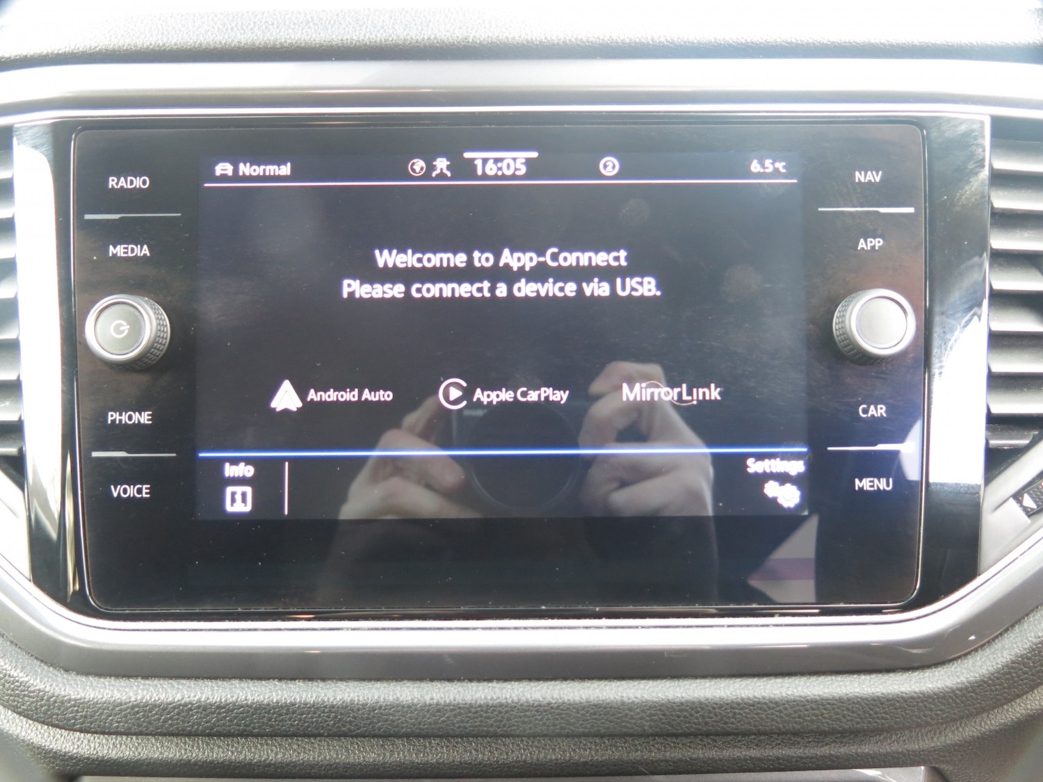 Used Volkswagen T-Roc 2021 for sale - 77329232: Photo 17