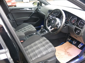 Used Volkswagen Golf 2016 for sale - 76412233: Photo