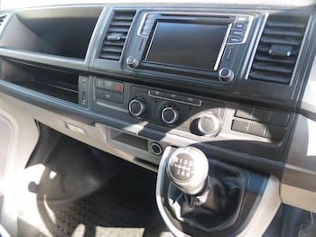 Used Volkswagen Transporter 2017 for sale - 75955724: Photo