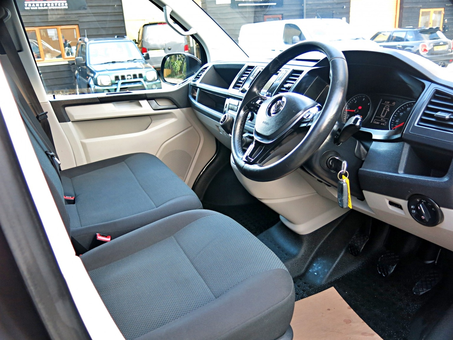 Used Volkswagen Transporter 2016 for sale - 77140616: Photo 11