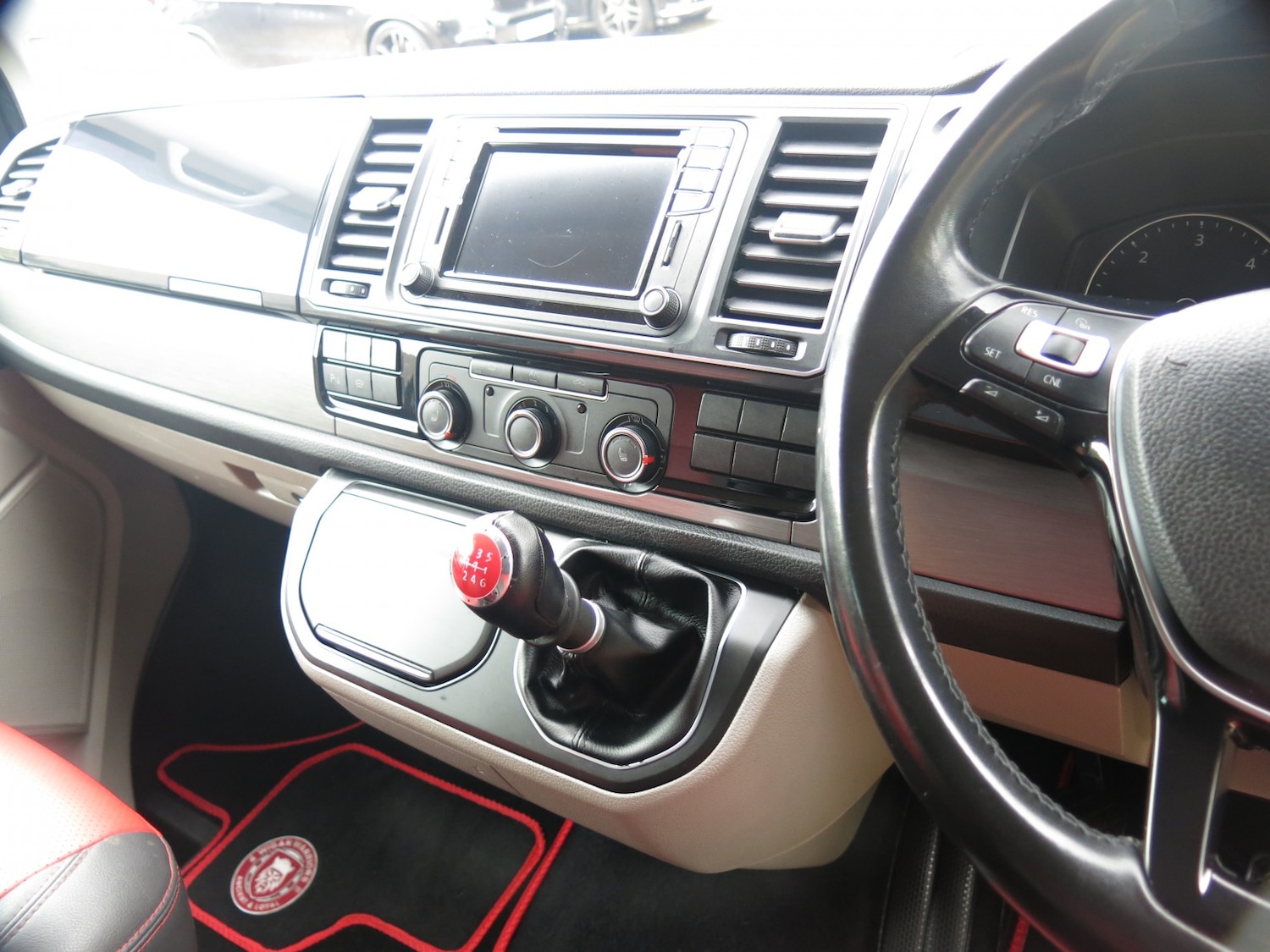 Used Volkswagen Transporter 2018 for sale - 77140662: Photo 8