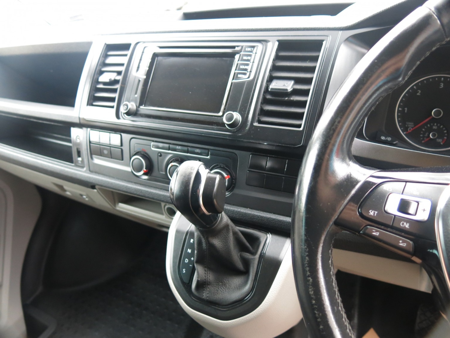 Used Volkswagen Transporter 2017 for sale - 76974257: Photo 6