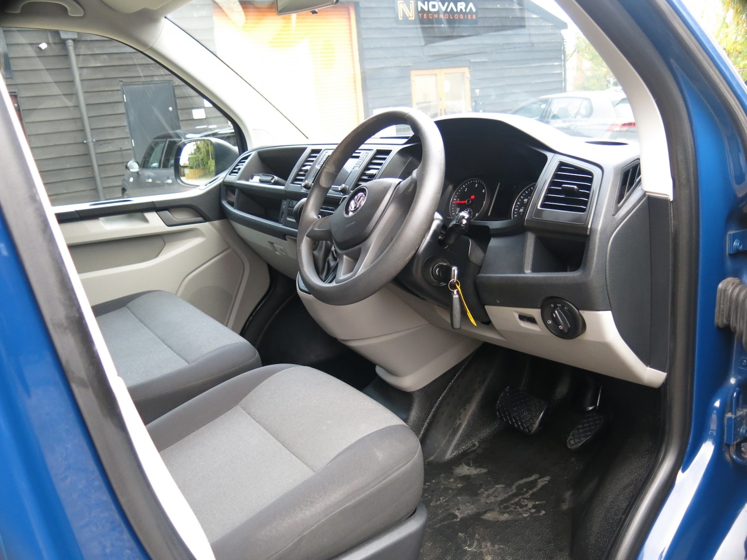 Used Volkswagen Transporter 2019 for sale - 76358136: Photo 11