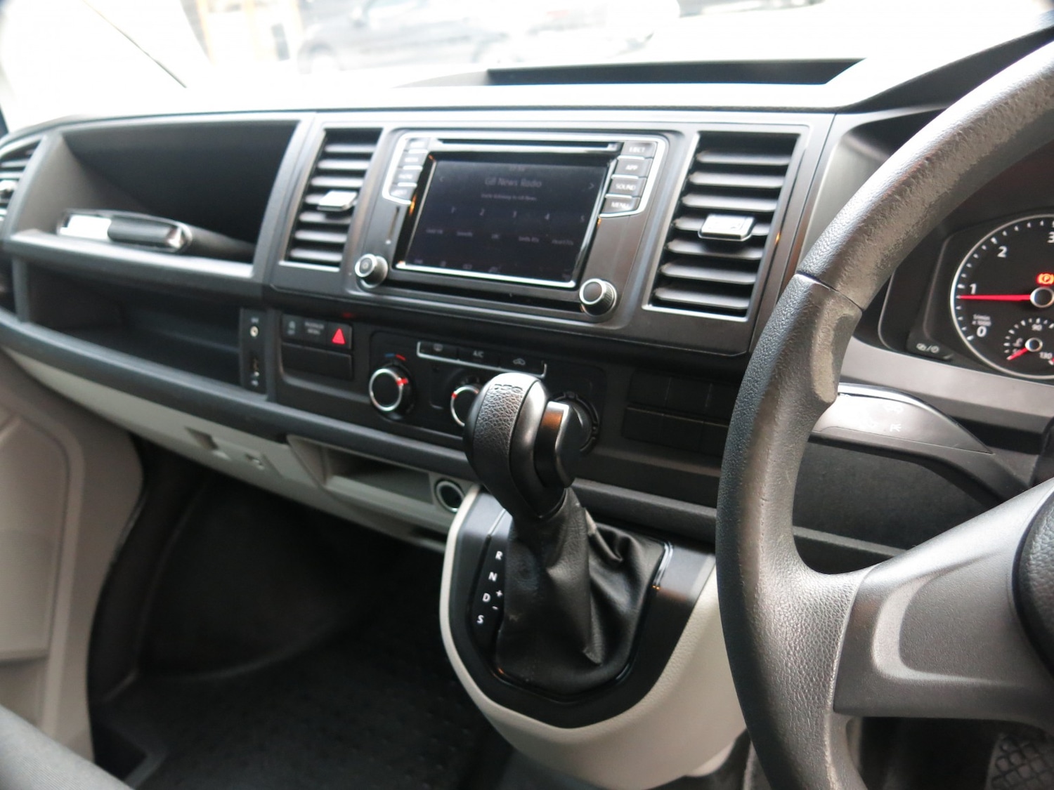 Used Volkswagen Transporter 2019 for sale - 76358136: Photo 13