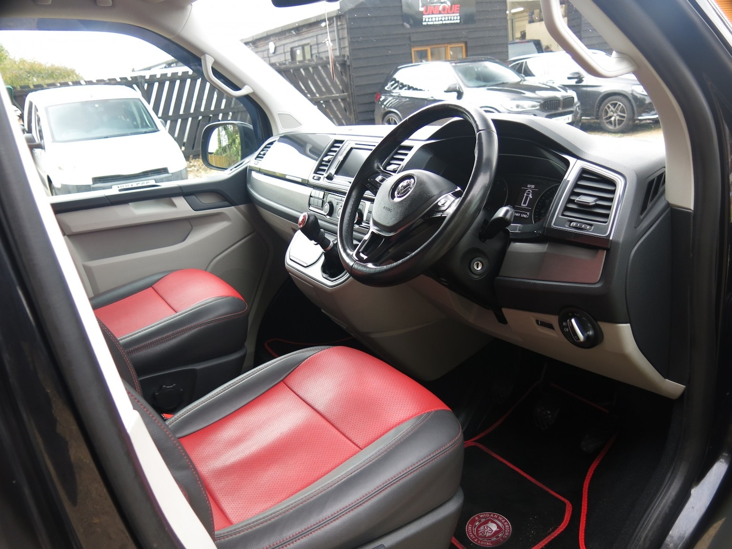 Used Volkswagen Transporter 2018 for sale - 77065669: Photo 3