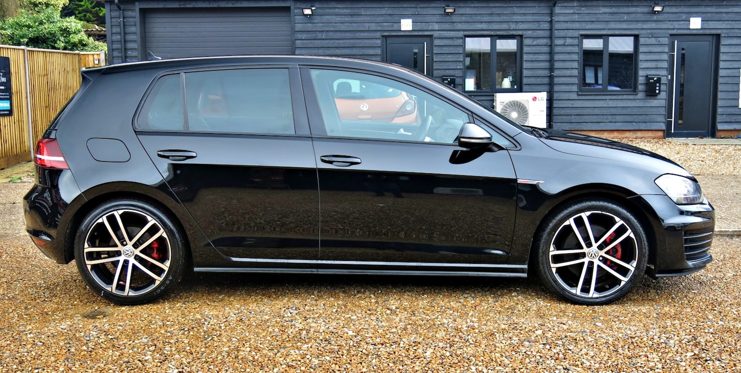 Used Volkswagen Golf 2016 for sale - 77140579: Photo 3