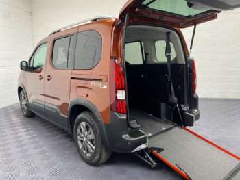 2022 (22) - 1.5 BlueHDi 100 Allure 5dr Disabled Adapted WAV