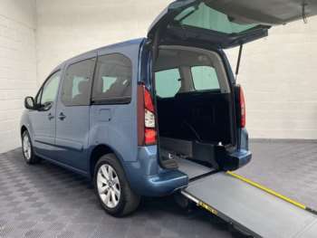 2018 (18) - 1.6 BlueHDi 100 Feel 5dr Disabled Adapted WAV