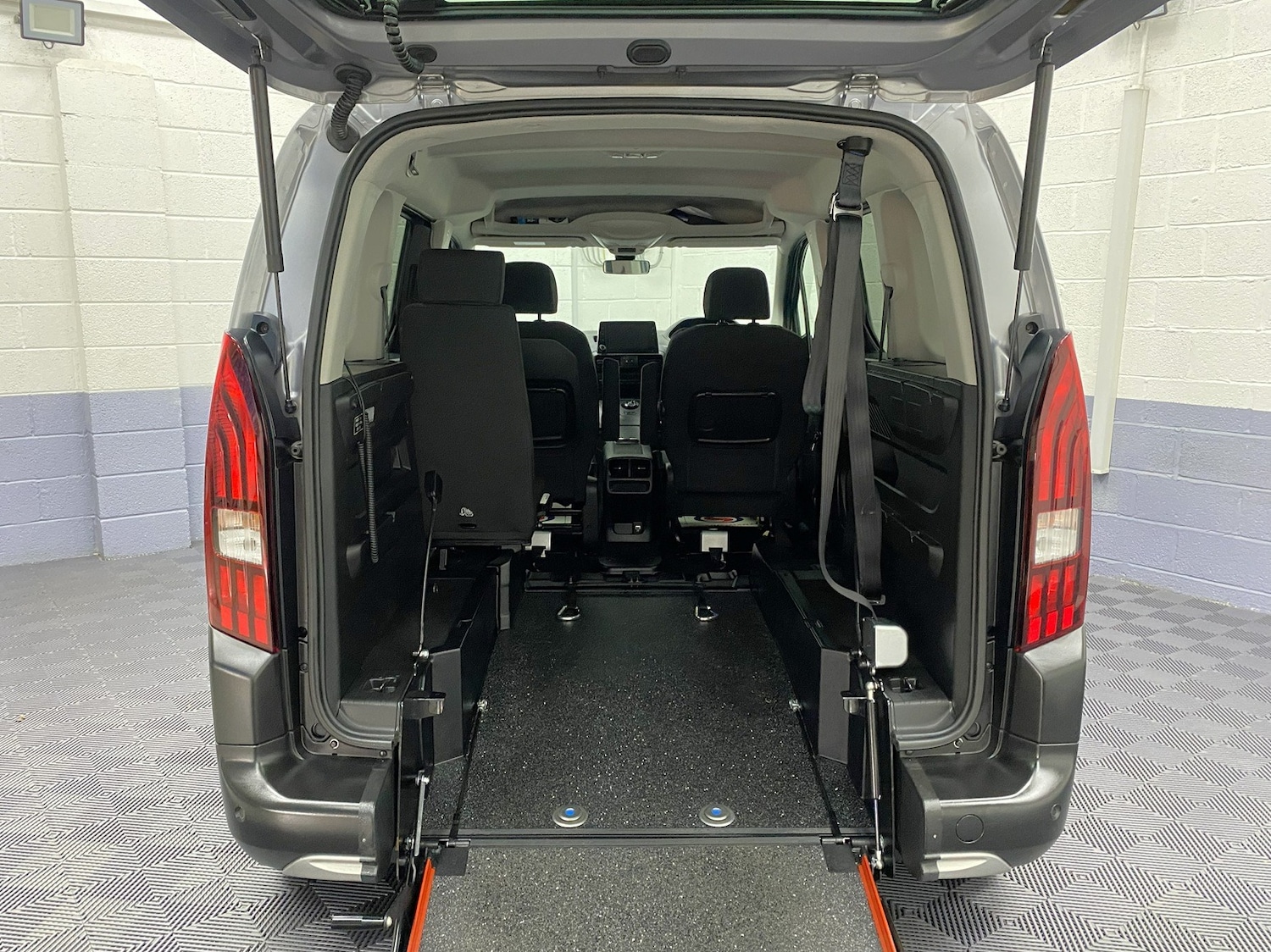 Used Peugeot Rifter 2023 for sale - 77630748: Photo 2