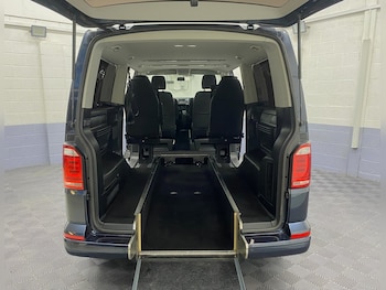 Used Volkswagen Transporter Shuttle 2018 for sale - 78212071: Photo