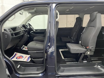 Used Volkswagen Transporter Shuttle 2018 for sale - 78212071: Photo