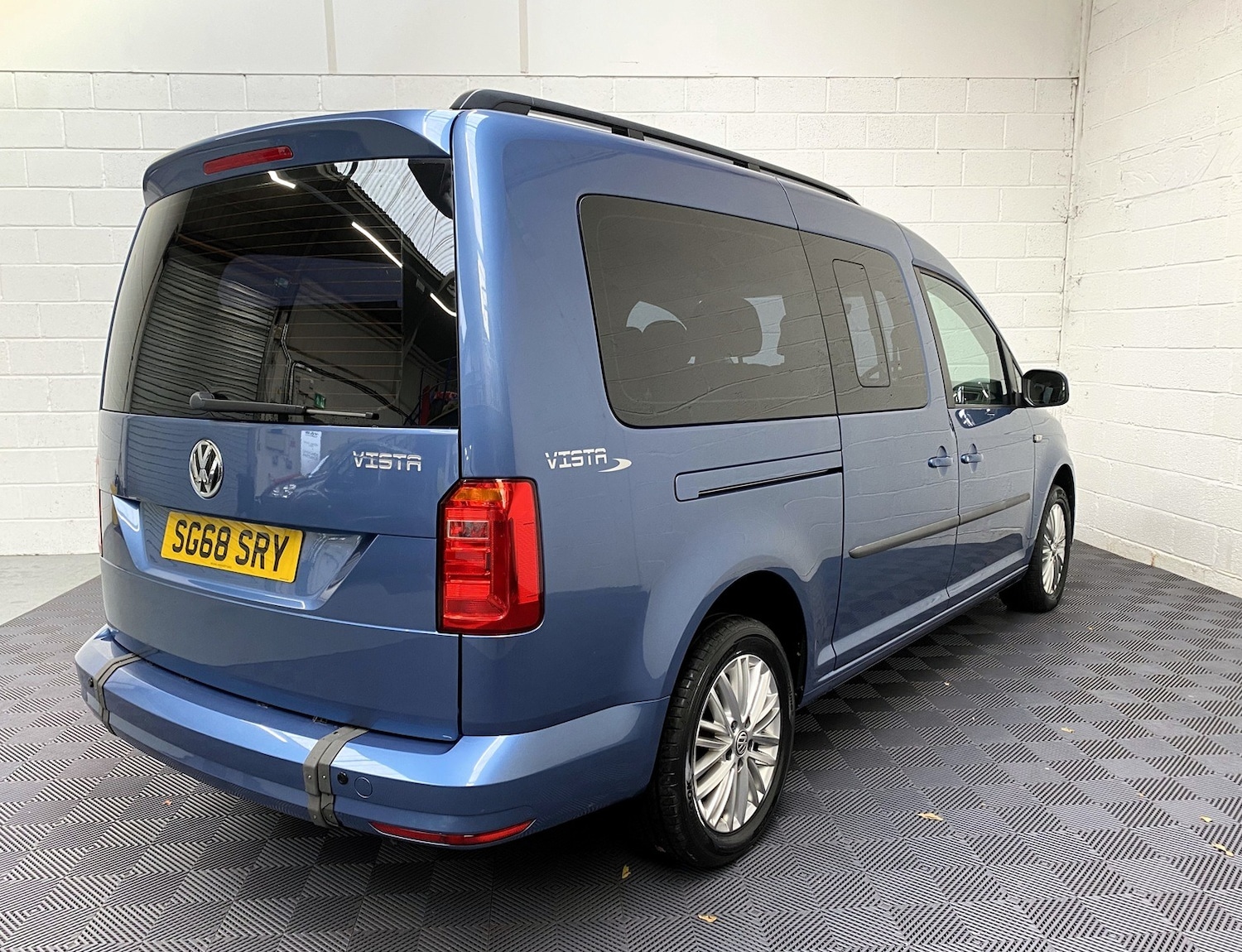 Used Volkswagen Caddy Maxi Life 2018 for sale - 76544639: Photo 8