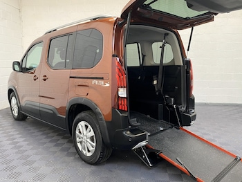 2021 (21) - 1.5 BlueHDi 100 Allure Premium 5dr Disabled Adapted WAV