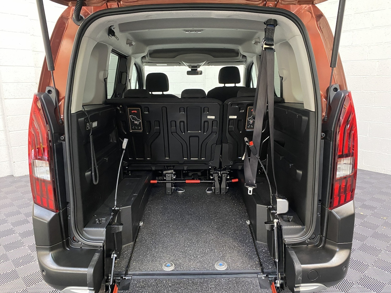 Used Peugeot Rifter 2020 for sale - 76845420: Photo 2