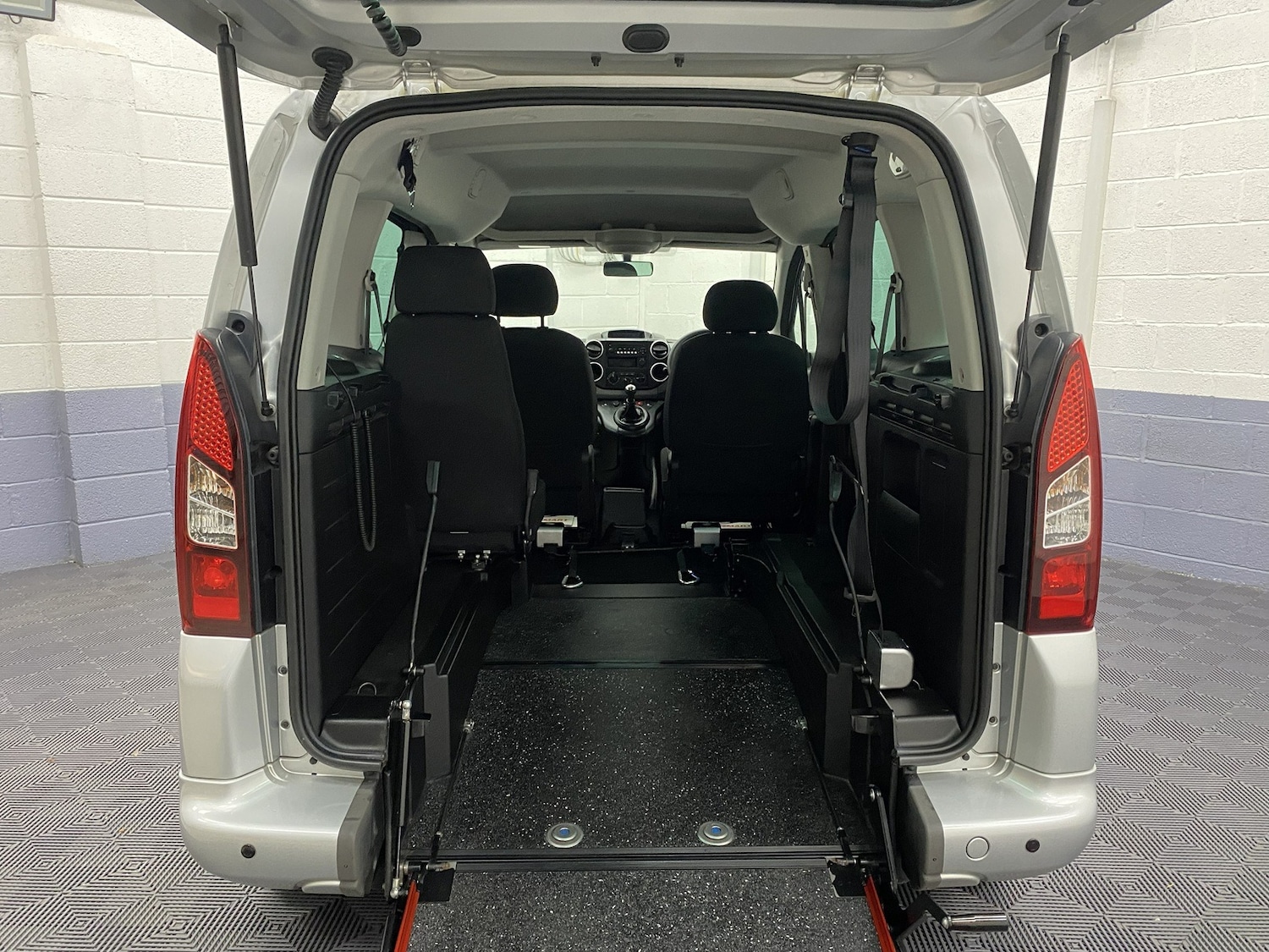 Used Peugeot Partner Tepee 2019 for sale - 78110179: Photo 2