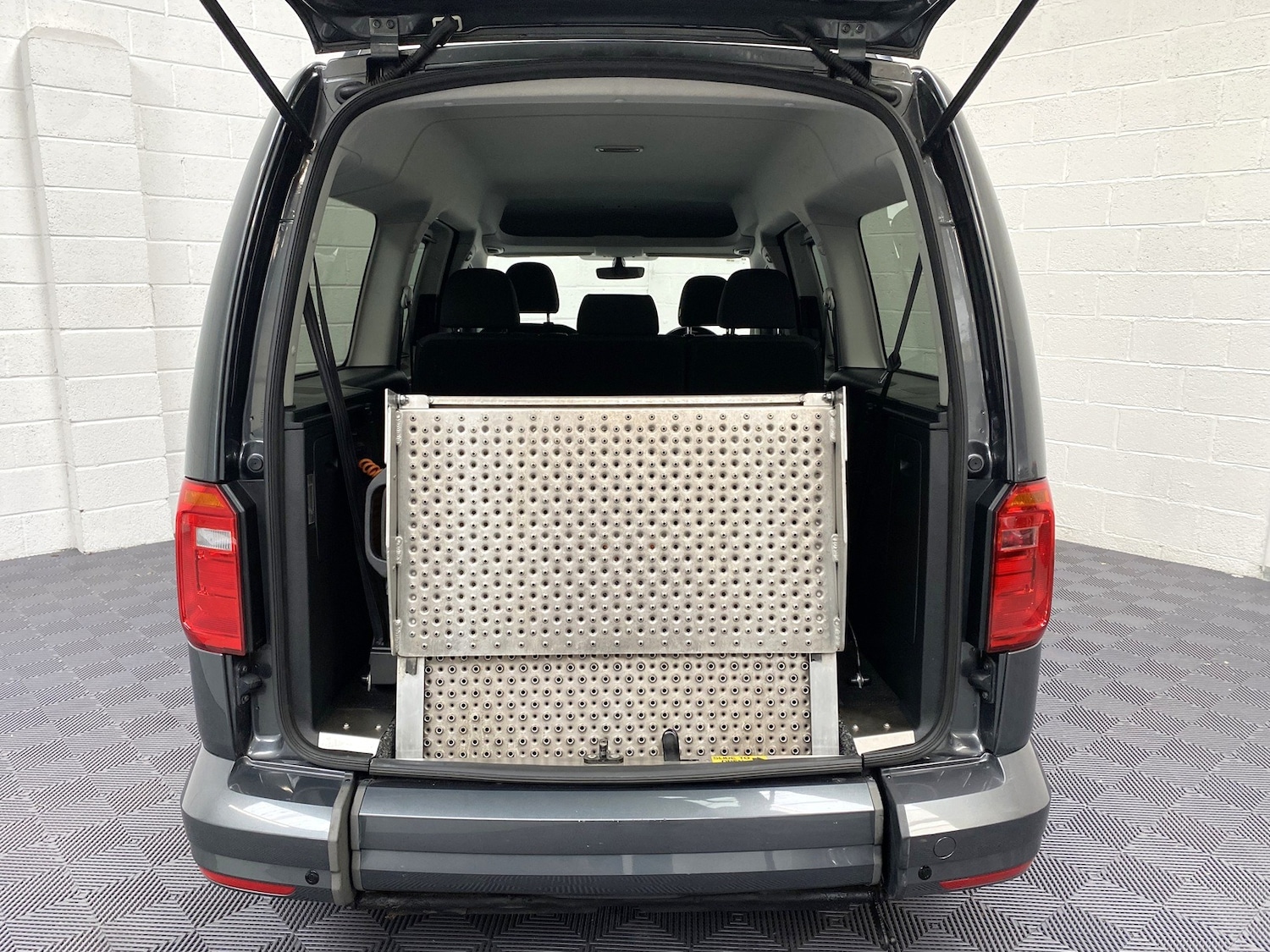 Used Volkswagen Caddy Maxi Life 2018 for sale - 76065891: Photo 16