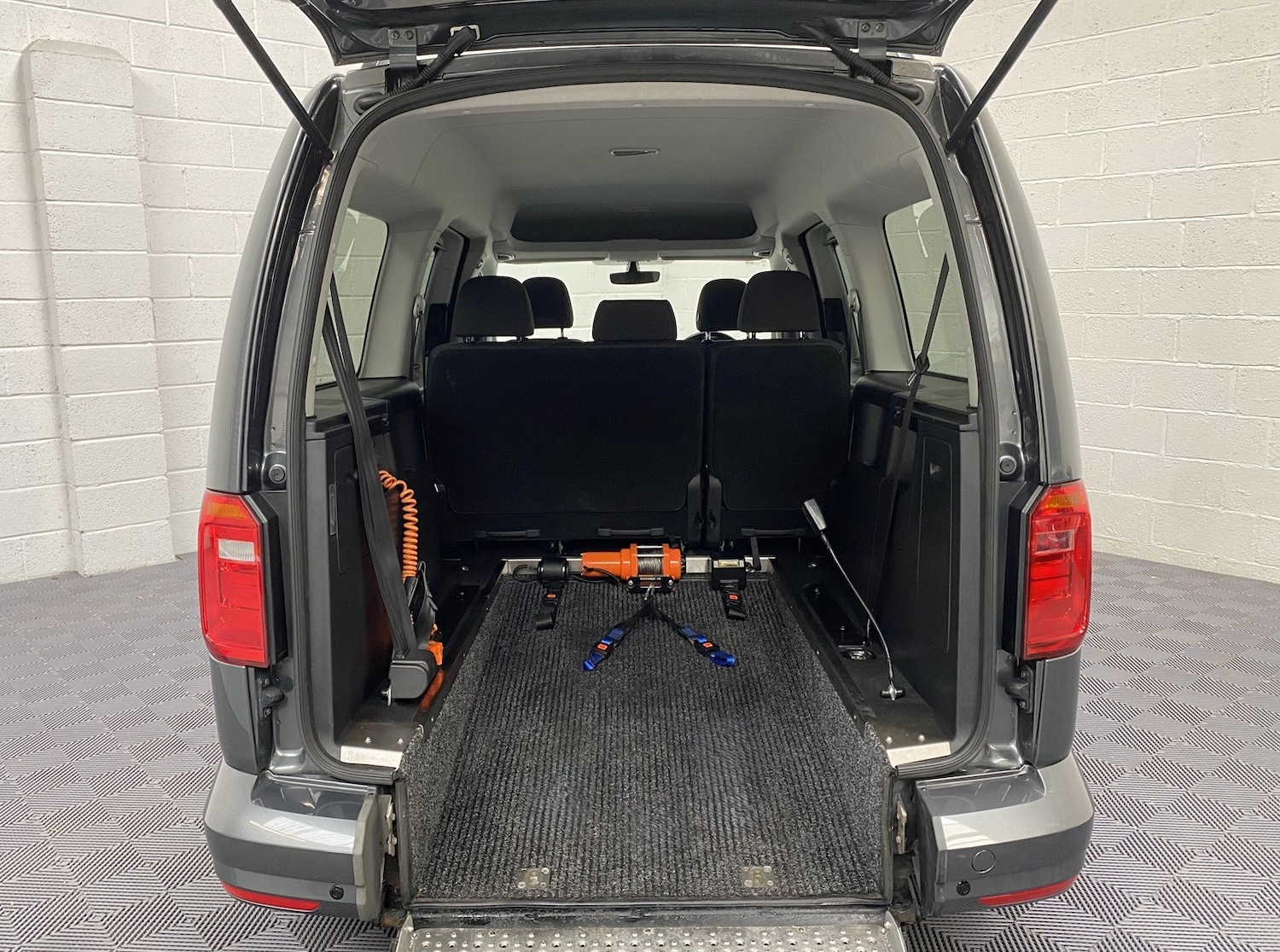 Used Volkswagen Caddy Maxi Life 2018 for sale - 76065891: Photo 2