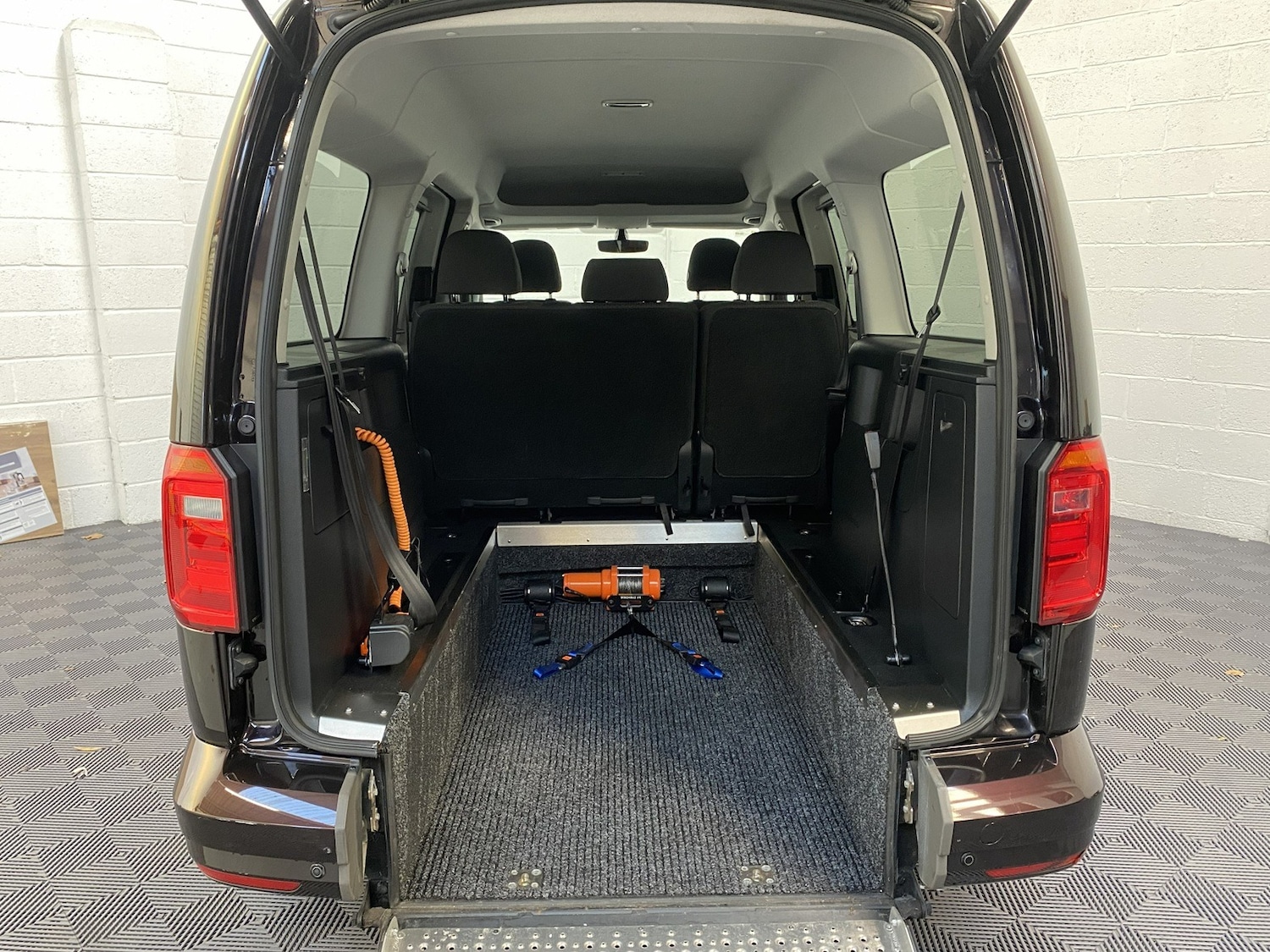 Used Volkswagen Caddy Maxi Life 2018 for sale - 76879735: Photo 2