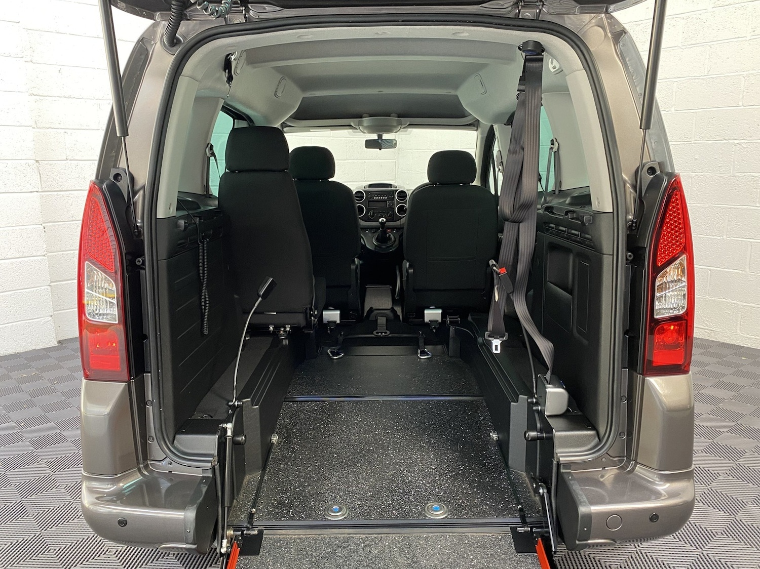 Used Peugeot Partner Tepee 2018 for sale - 75955652: Photo 2