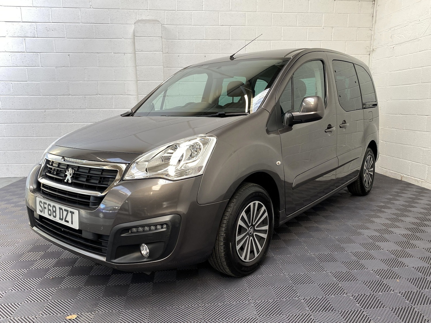 Used Peugeot Partner Tepee 2018 for sale - 75955652: Photo 6