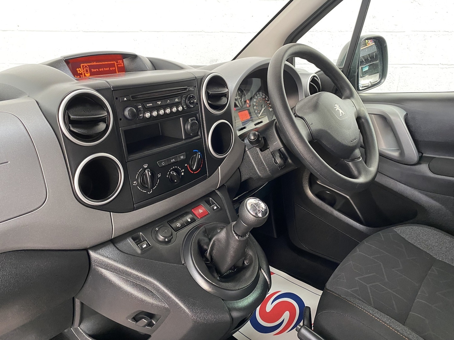 Used Peugeot Partner Tepee 2018 for sale - 75955652: Photo 9