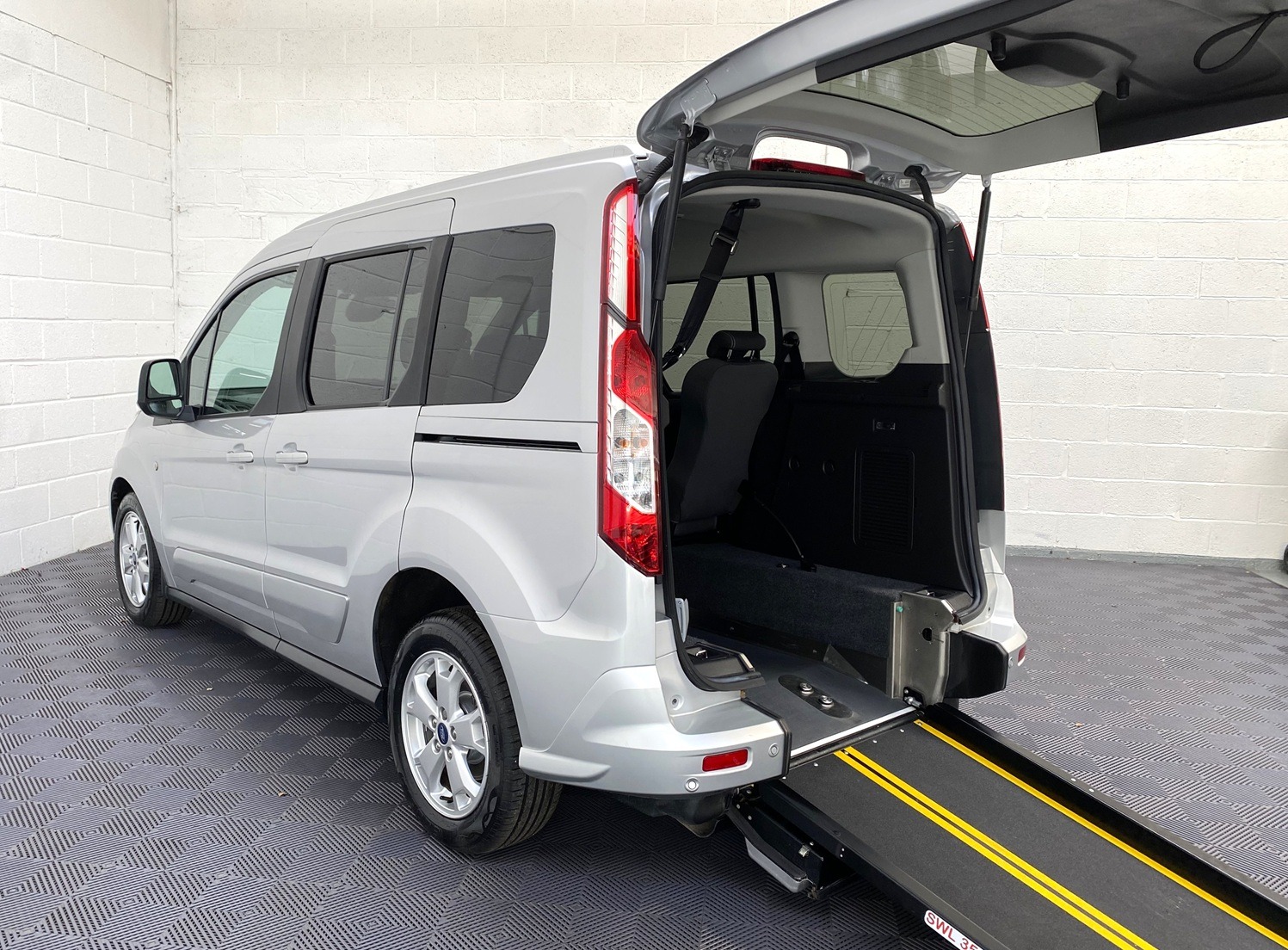 Used Ford Tourneo Connect 2018 for sale - 75893123: Photo 1