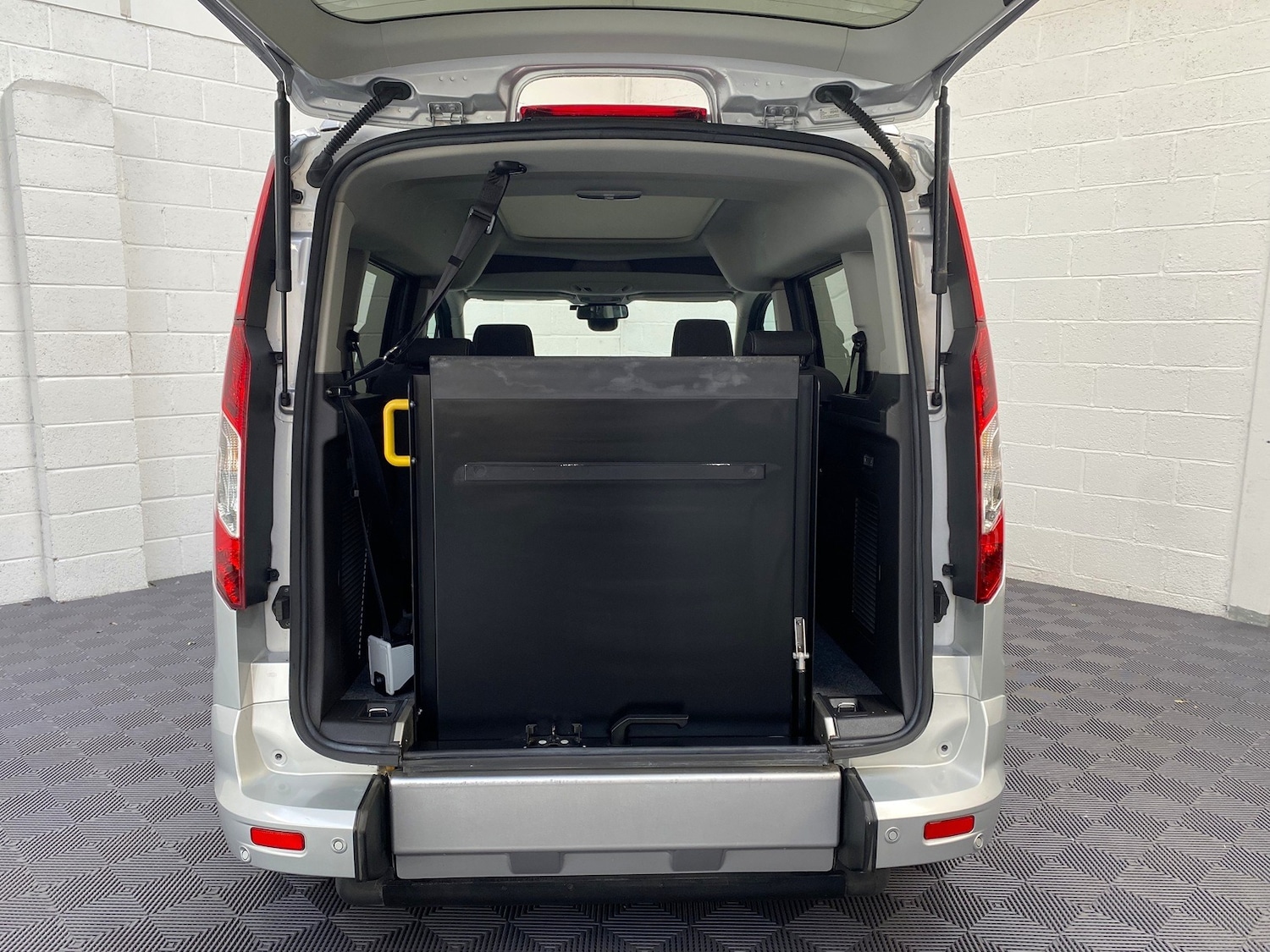 Used Ford Tourneo Connect 2018 for sale - 75893123: Photo 16