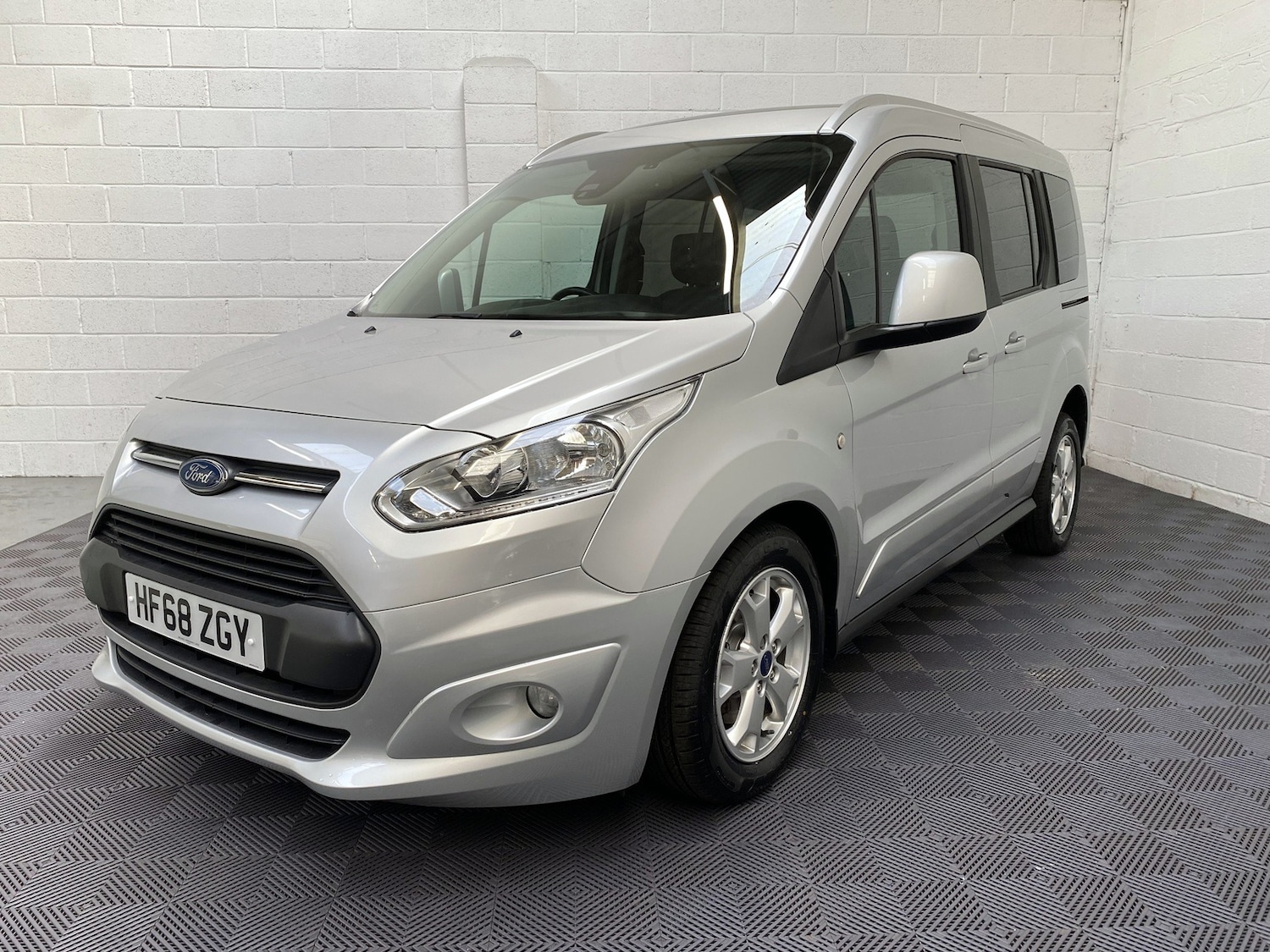 Used Ford Tourneo Connect 2018 for sale - 75893123: Photo 6