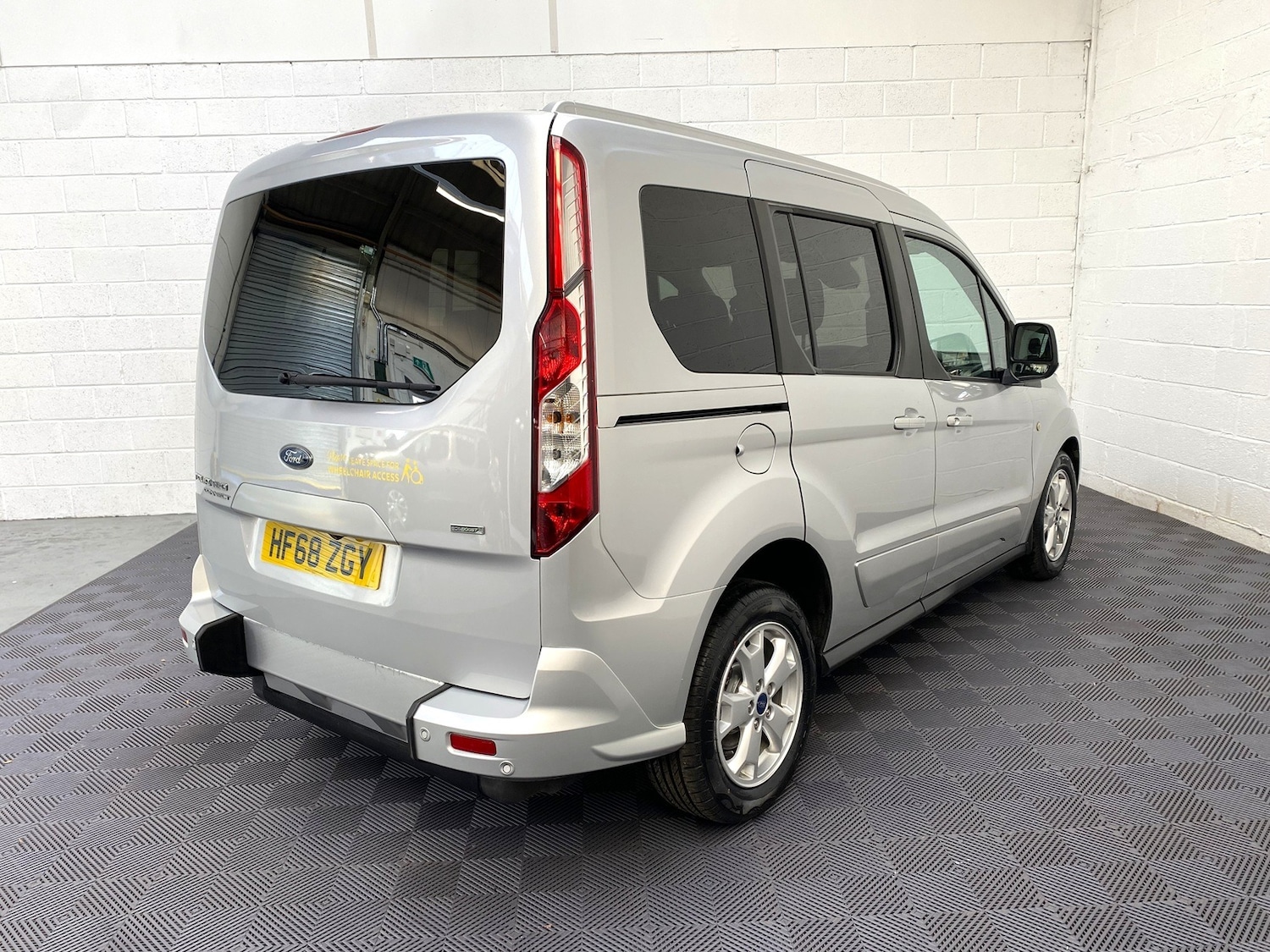 Used Ford Tourneo Connect 2018 for sale - 75893123: Photo 8