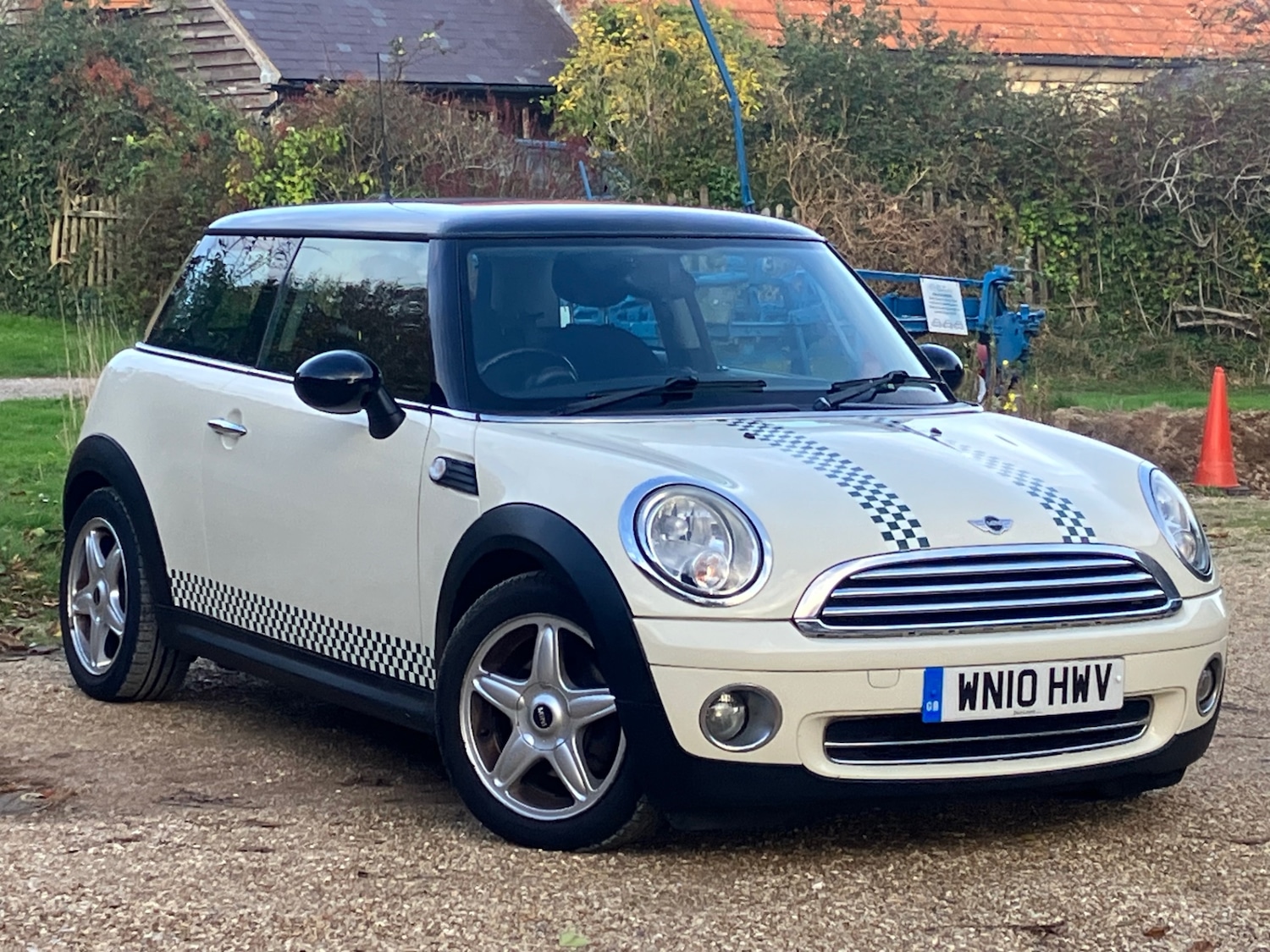 Used MINI Hatch 2010 for sale - 76492338: Photo 1