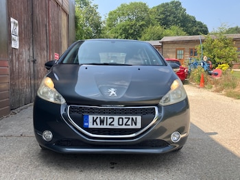 Used Peugeot 208 2012 for sale - 79419409: Photo