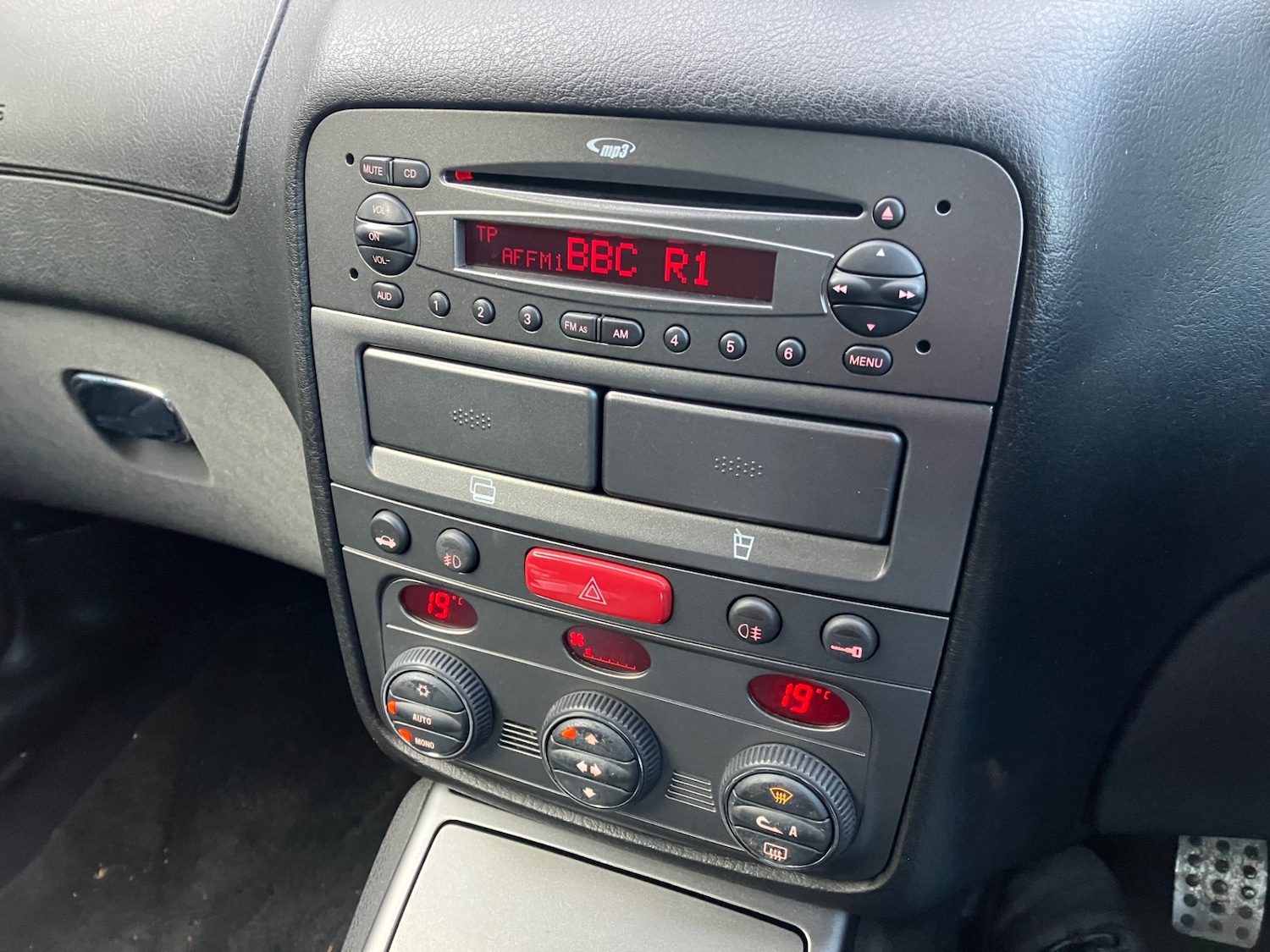 Used Alfa Romeo GT 2008 for sale - 76763371: Photo 13