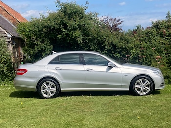 Used Mercedes-Benz E Class 2010 for sale - 78502863: Photo
