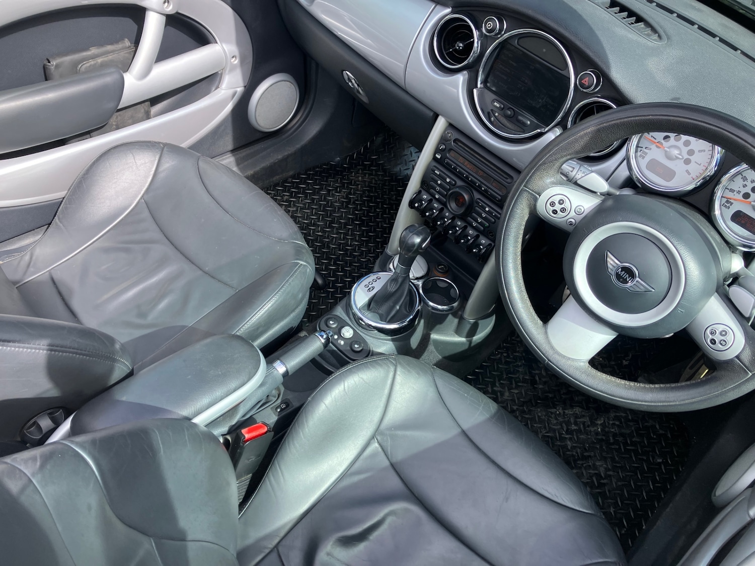 Used MINI Convertible 2008 for sale - 78079424: Photo 31