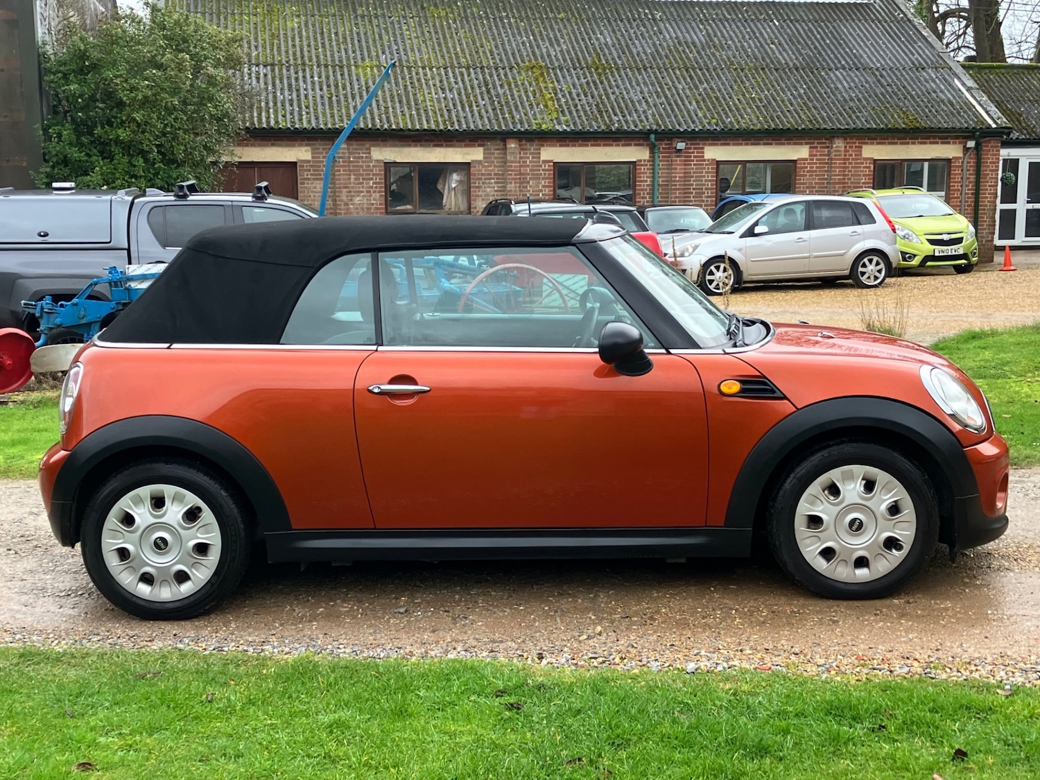 Used MINI Convertible 2011 for sale - 77545352: Photo 11