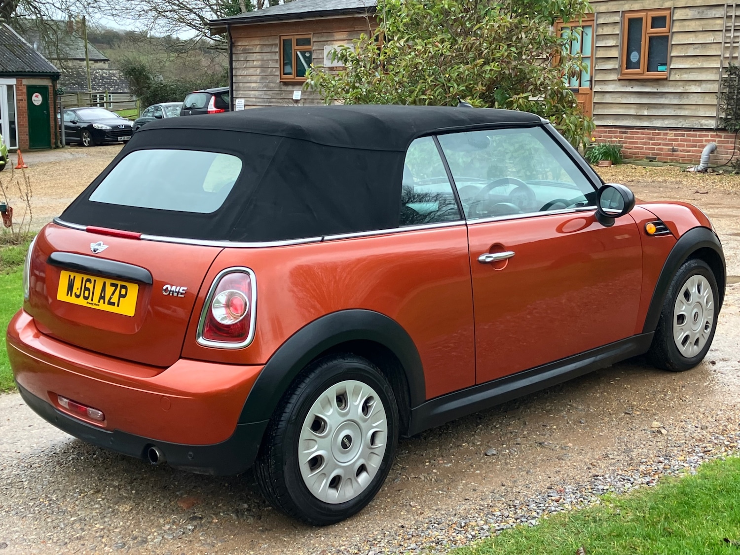 Used MINI Convertible 2011 for sale - 77545352: Photo 12