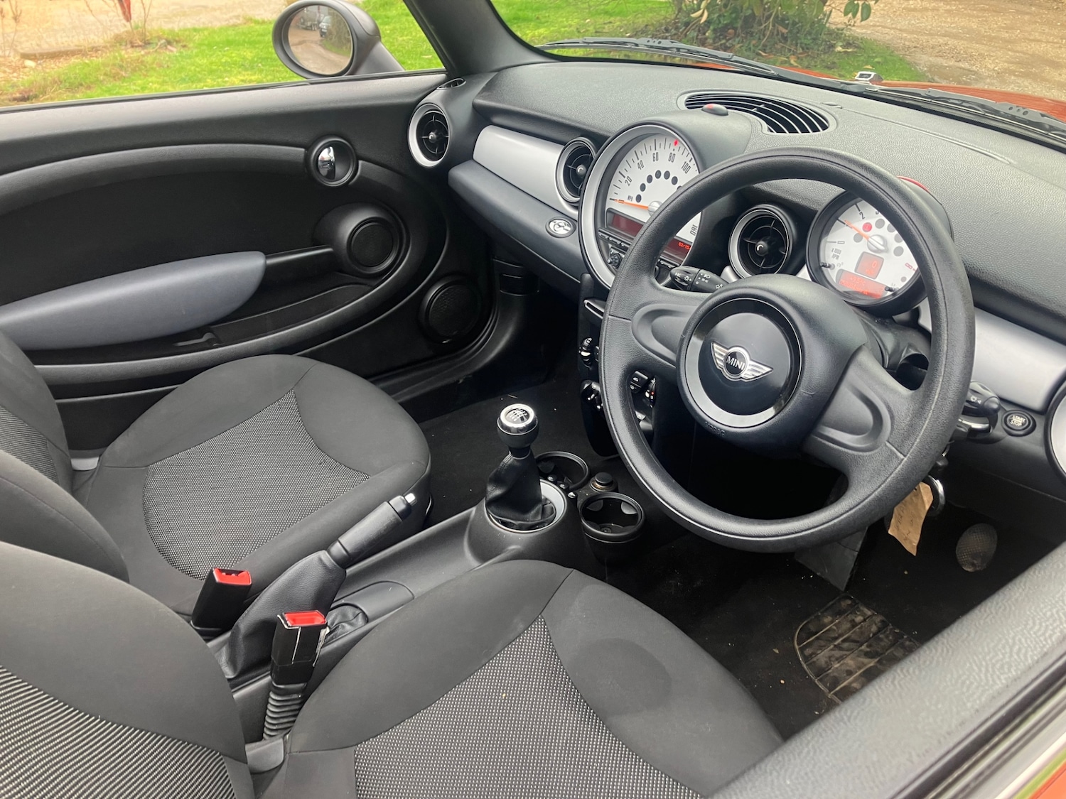 Used MINI Convertible 2011 for sale - 77545352: Photo 16