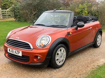 Used MINI Convertible 2011 for sale - 77545352: Photo